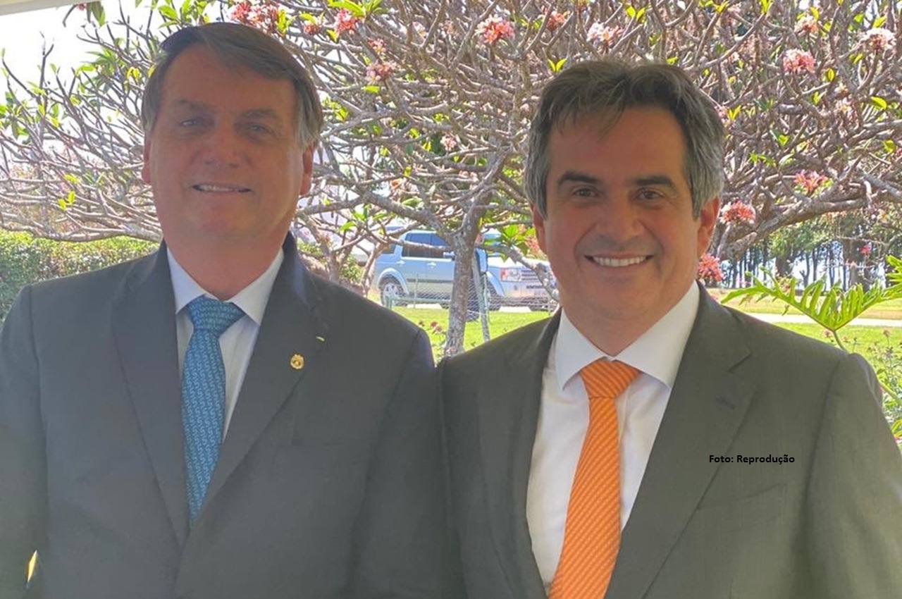 Bolsonaro libera recursos para 52 escolas fake no Piauí, estado de Ciro Nogueira