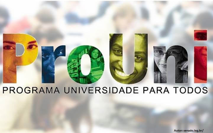 Bolsonaro muda Prouni e permite alunos da rede privada sem bolsa