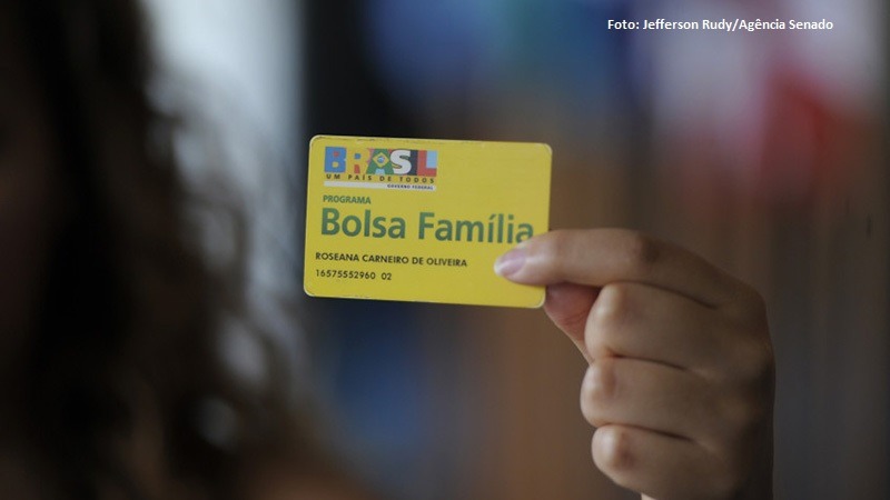 Após 18 anos, Bolsa Família faz seu último pagamento hoje