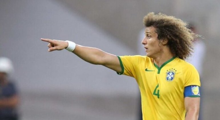 Futebol: David Luiz aceita proposta e defenderá o Flamengo