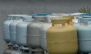 Economia: Gasolina e gás de cozinha ficam mais caros a partir de hoje