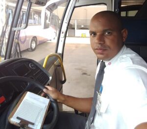 Acidente entre ônibus, van e caminhão deixa 12 mortos na Bahia