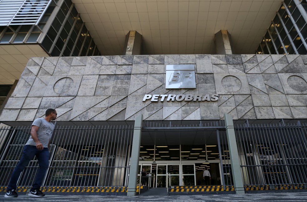 MP pede ao TCU para apurar possível interferência de Bolsonaro na Petrobras; veja