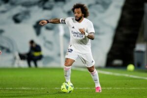 Tem vaga no Flamengo? Lateral Marcelo quer voltar para o Brasil
