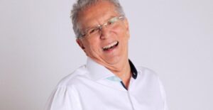 Carlos Alberto de Nóbrega é internado às pressas, filho faz ‘triste comunicado’ e fãs entram em oração