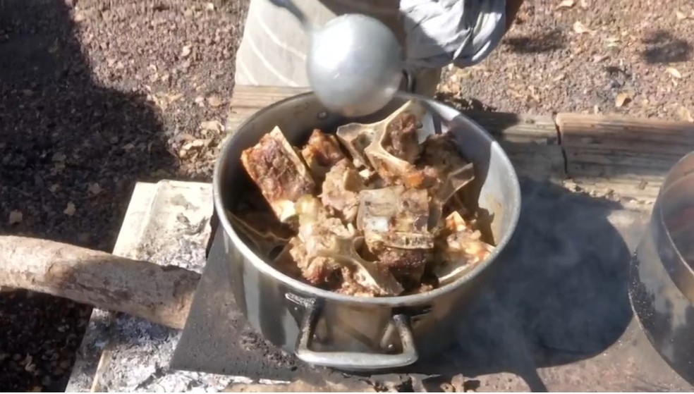 Pé de galinha, pescoço e outras carnes de terceira também ficam mais caras em SP