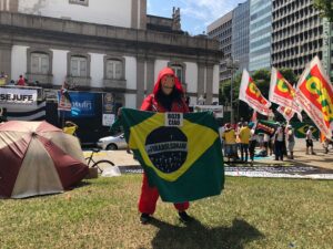 Manifestantes fazem ato contra Bolsonaro no Centro do Rio