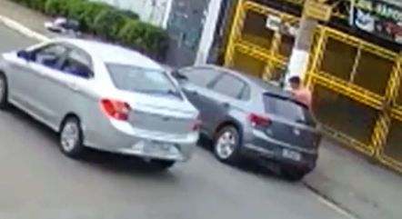 Vídeo mostra fuga de homem após estuprar jovem em carro em SP