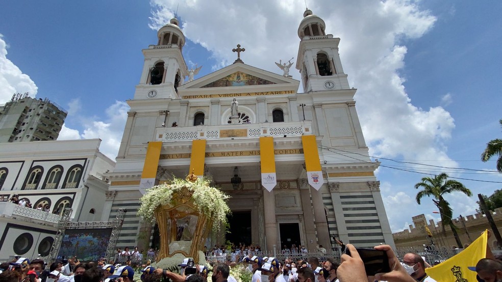 Devoção e homenagens marcam o domingo de Círio de Nazaré; reveja