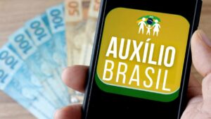 Governo transfere R$ 9,3 bi do Bolsa Família para o Auxílio Brasil
