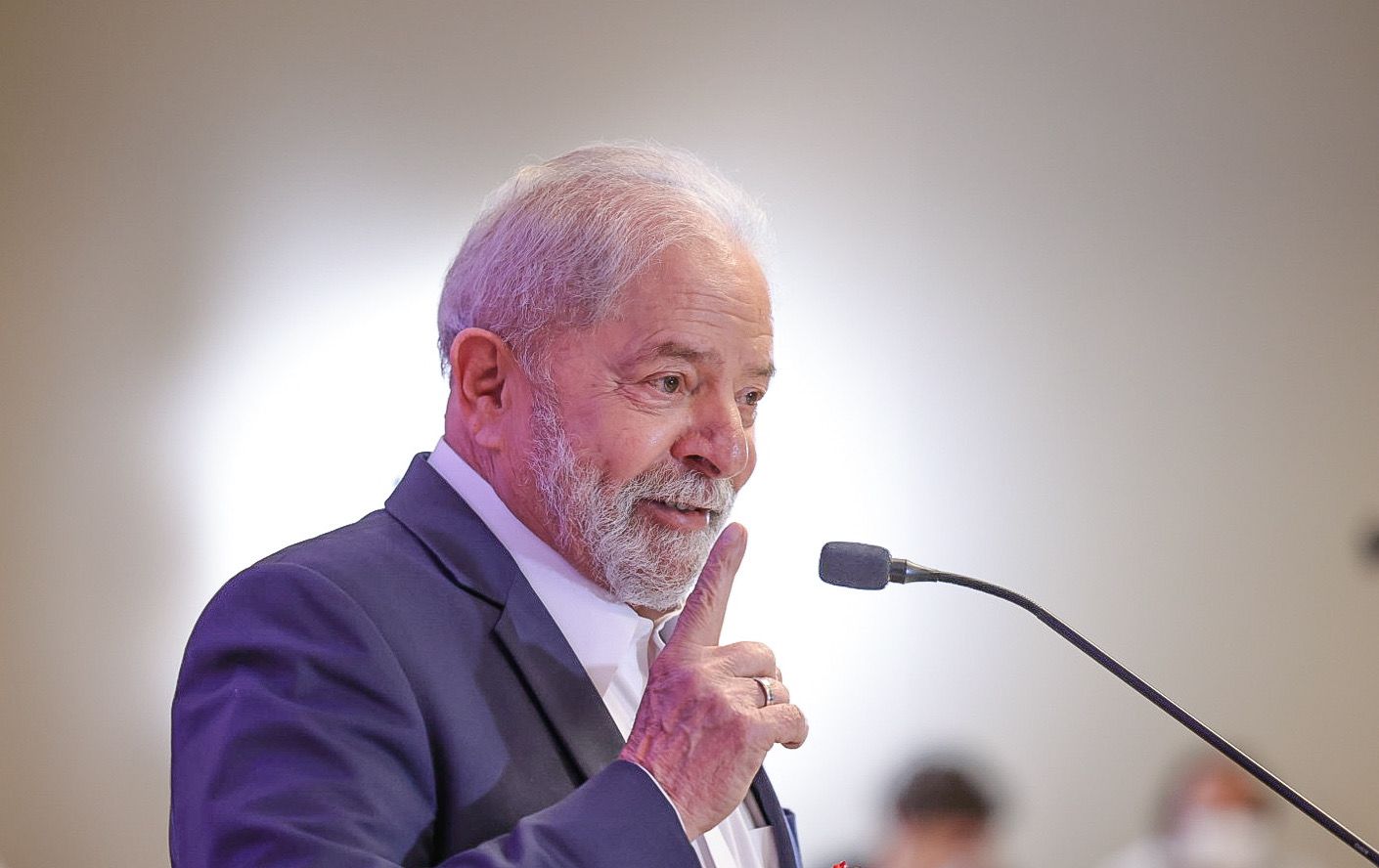 PoderData: Lula herda 18% dos votos que elegeram Bolsonaro em 2018