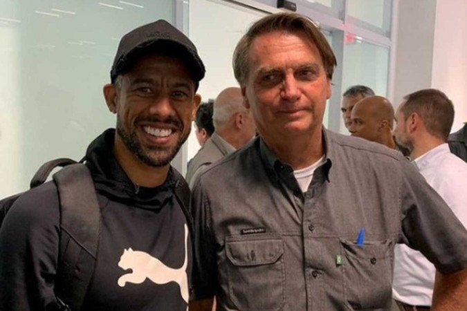 Bolsonaro encontra Léo Moura: ONG levou recurso do orçamento