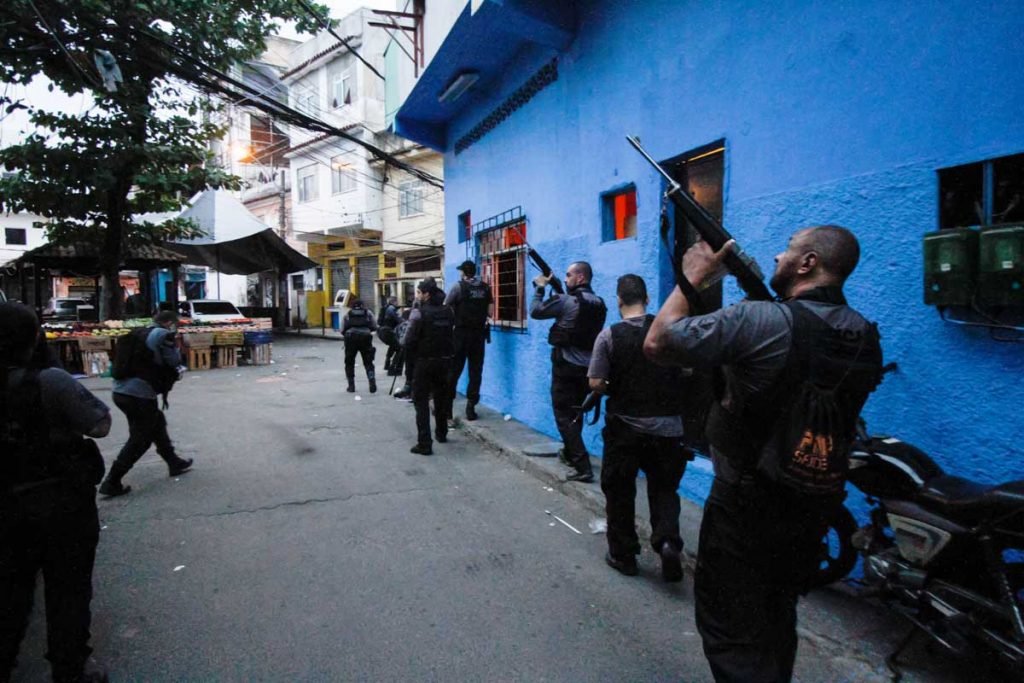 Cidade Integrada: Polícia faz ocupação do Jacarezinho; veja no vídeo