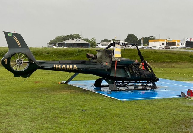 Helicóptero do Ibama é incendiado durante ataque em Manaus; veja