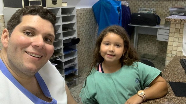 'Vacina faz a diferença', diz médico que perdeu filha para a Covid