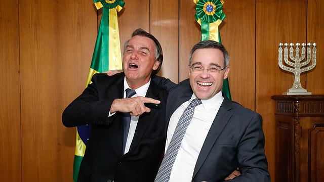 Mendonça nega pedido para deixar relatoria de ação contra Bolsonaro