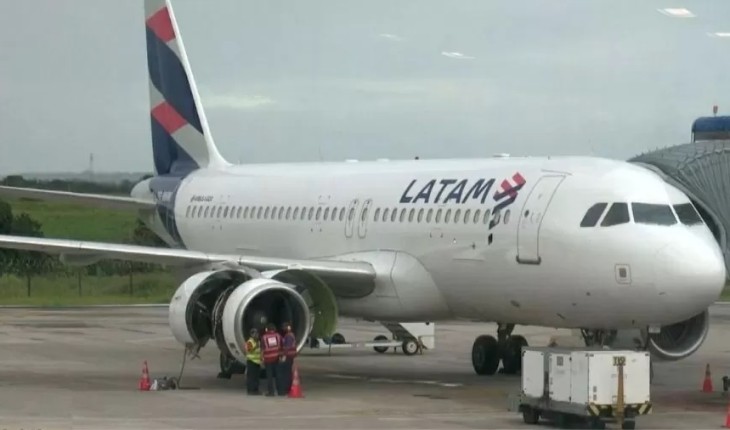 Avião que levava seleção brasileira feminina tem falecimento à bordo e faz pouso de emergência