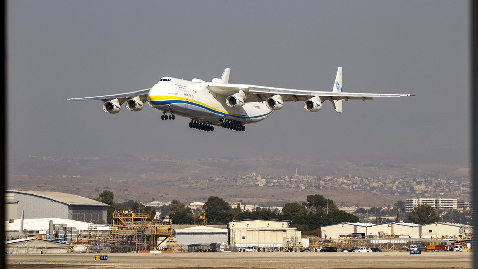 TV russa divulga imagens do Antonov 225-Mriya destruído