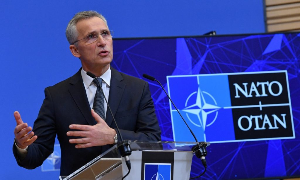 Em reunião a OTAN discute estratégia para guerra