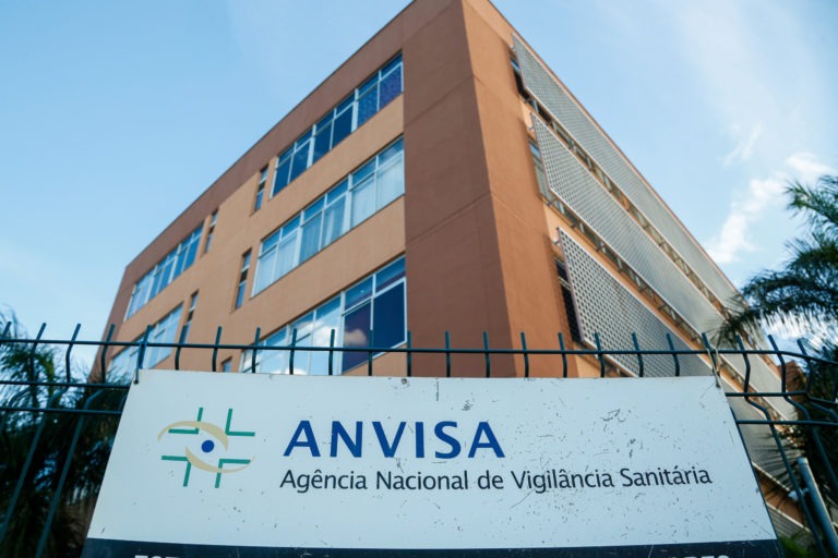 Anvisa: Governo aprova medicamentos para o SUS sem aval da agência