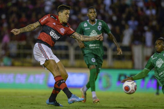 Marcos Braz bate o martelo sobre interesse do Palmeiras em Pedro