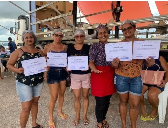 Tailândia: Carreta da Educação certifica 229 alunos; confira