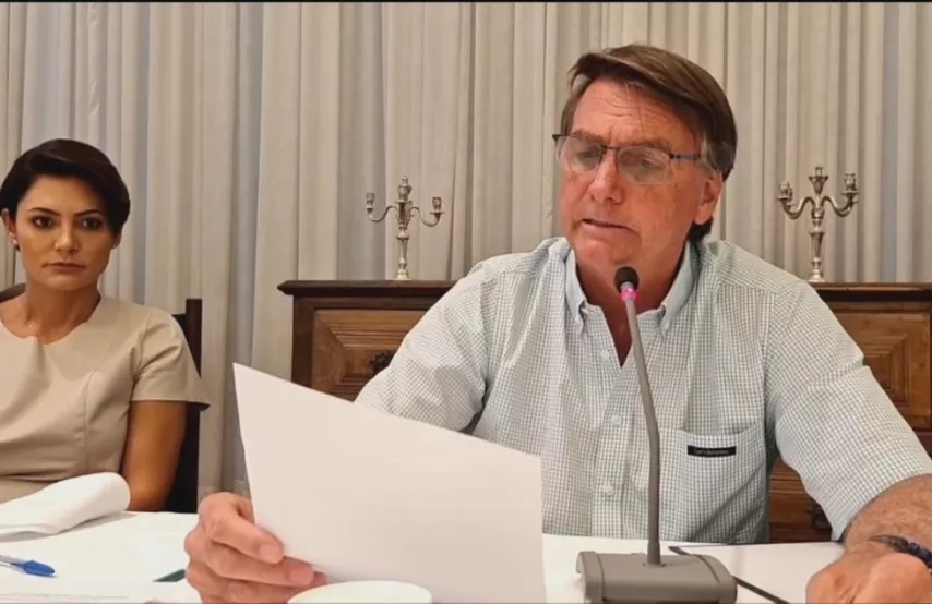 Decreto de Bolsonaro teve aval de militares, que tentam retomar espaço conquistado pelo Centrão