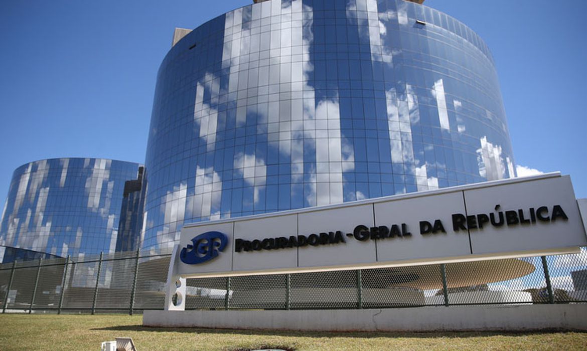 PGR não vê indícios para investigar Bolsonaro em esquema do MEC