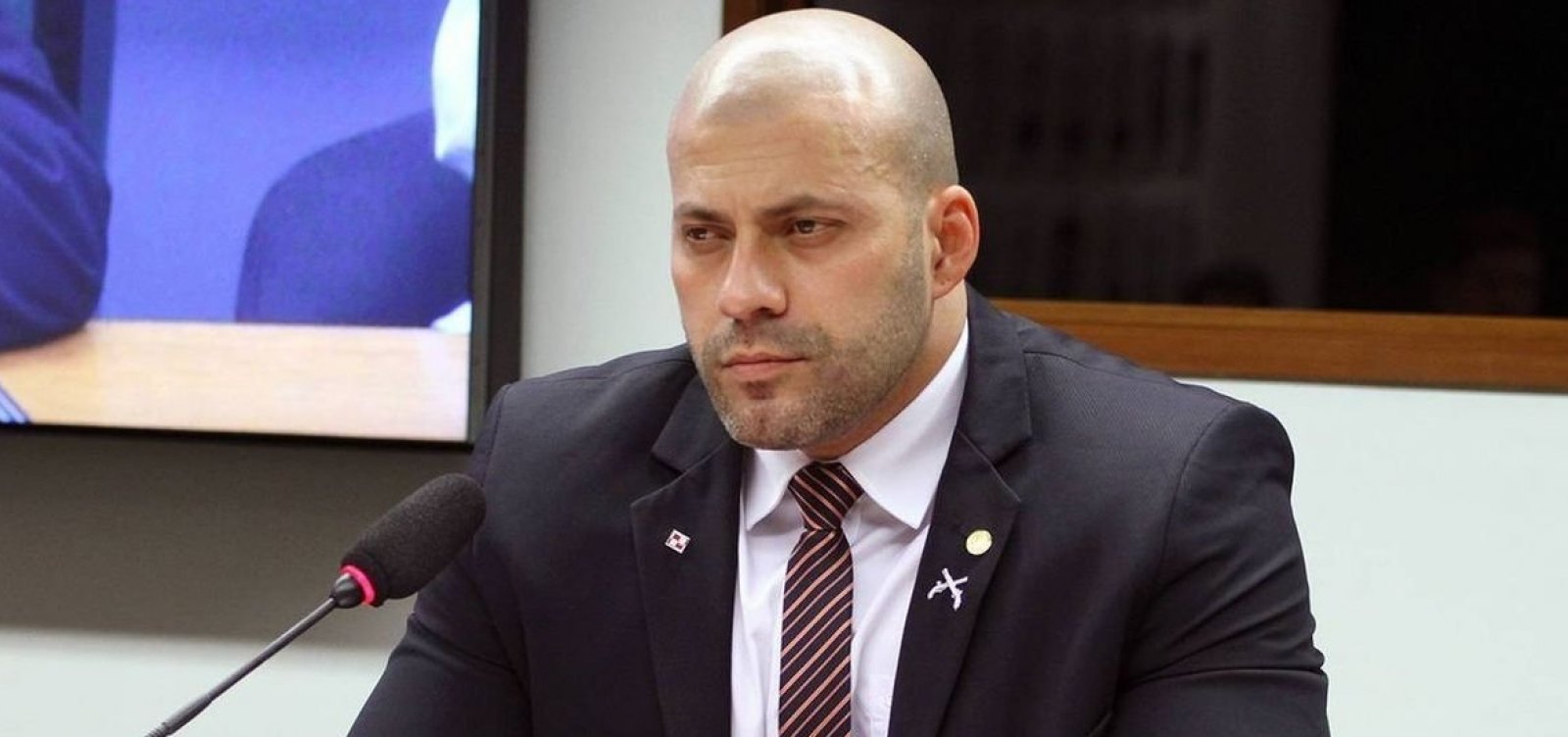 Moraes aplica nova multa a Silveira por não usar tornozeleira