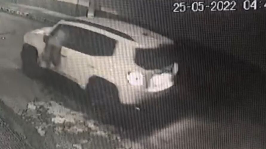 Travesti é arrastada e imprensada por carro em Belém; veja no vídeo
