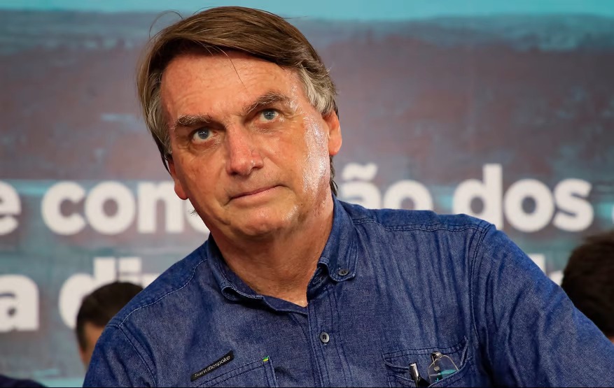 Governo Bolsonaro tira verba dos pobres e direciona para tratores