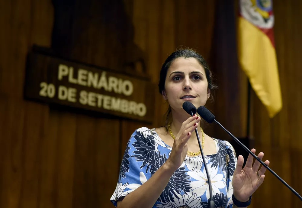 Manuela D'Ávila descarta concorrer nas eleições de 2022