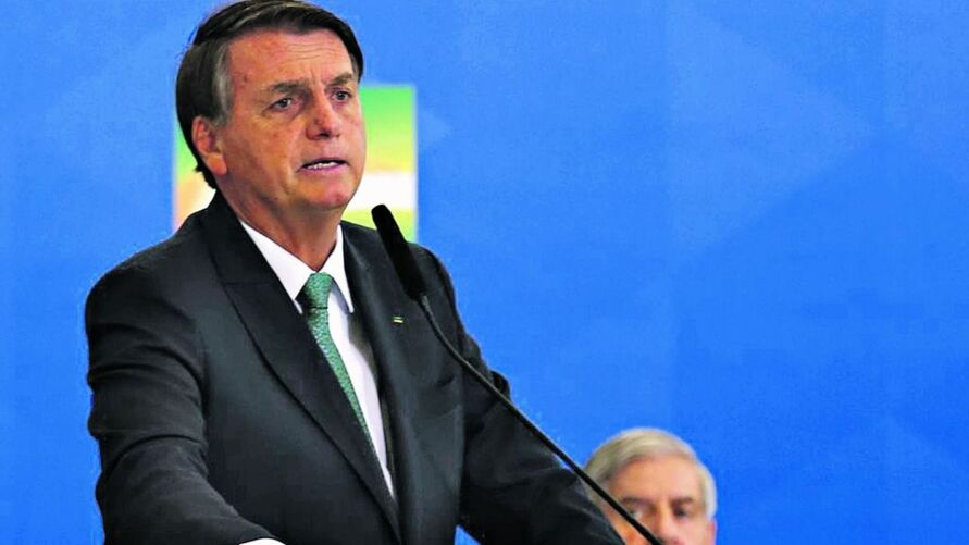 Bolsonaro critica compensação do teto e poderá sancionar ou vetar