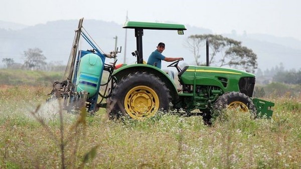 Flexibilização de agrotóxicos é prejudicial a trabalhadores