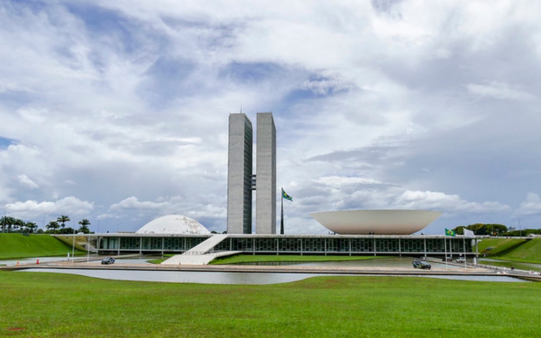 Prefeitos chegam a Brasília para protestar contra medidas que reduzem receitas