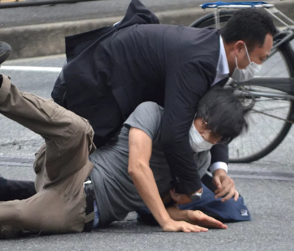 Vídeo: ex-primeiro-ministro do Japão morre baleado enquanto discursava