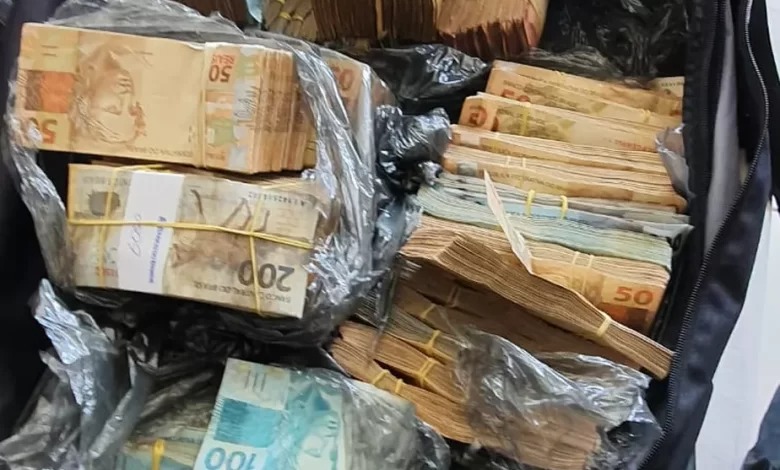 PF apreende R$ 1,5 milhão na casa de suspeito de corrução