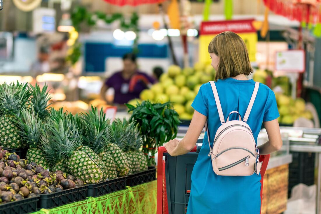 IPCA registra queda no preço de alimentos O preço de alimentos e bebidas acumulou a maior redução inflacionária anual desde 2017, após