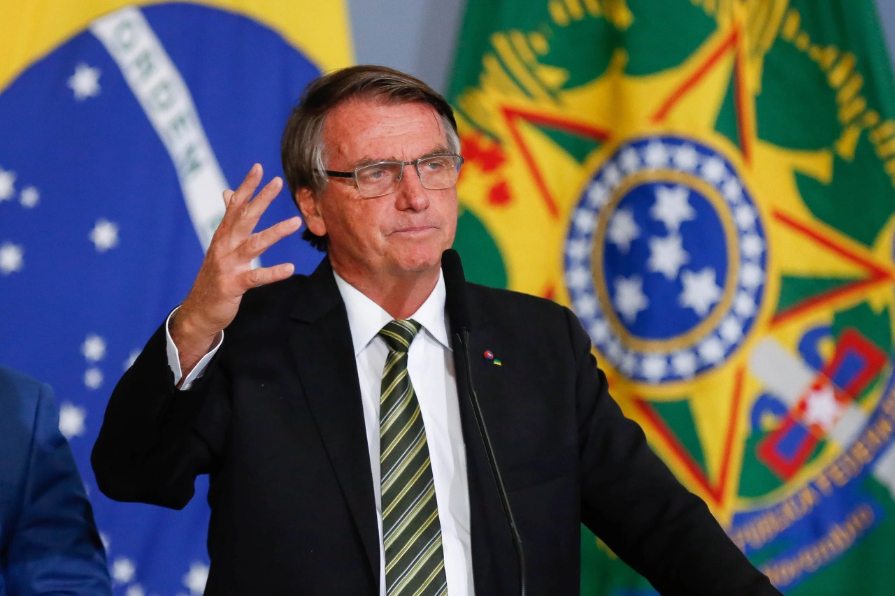 Bolsonaro veta aumento para alimentação escolar