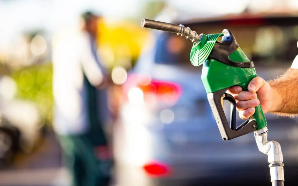 Economia: Preços médios da gasolina e do etanol caem pela 2ª semana seguida nos postos, mostra ANP Os preços médios da gasolina e do etanol