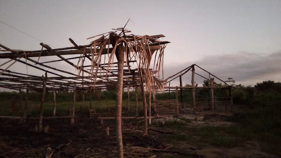 Homens armados queimam escola em lote de terra no Pará