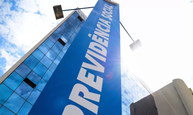 INSS: Governo cria programa para tentar reduzir fila O vice-presidente Geraldo Alckmin assinou nesta terça-feira (18) uma medida provisória