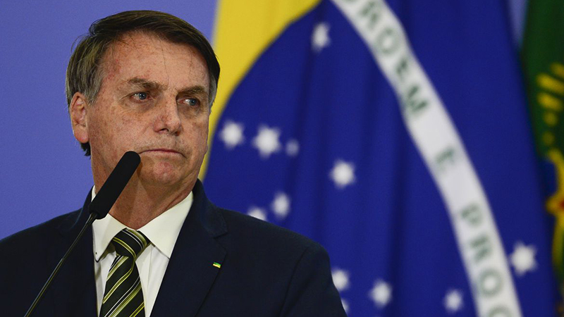Bolsonaro entrega plano de governo sem propostas concretas
