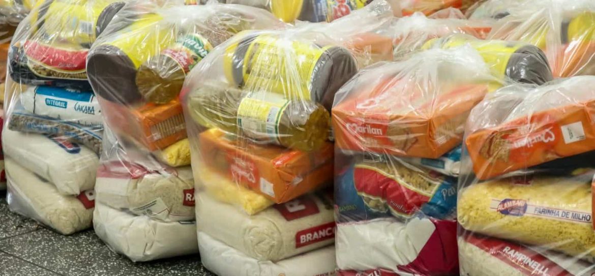 Em 12 capitais auxílio brasil não compra cesta básica