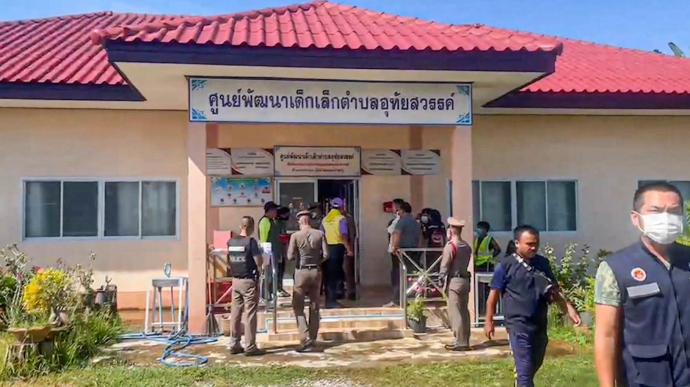 Homem mata a mulher o filho e mais 38 pessoas na Tailândia