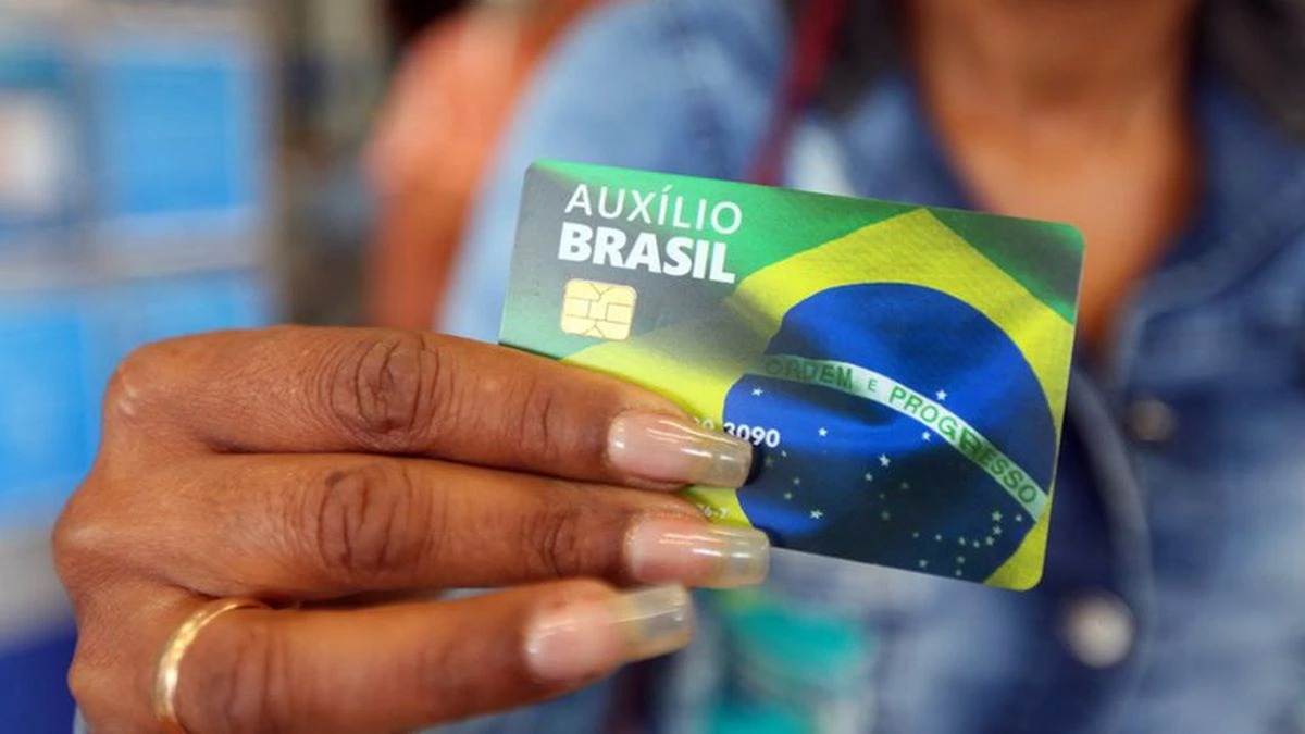 Auxílio Brasil pode demorar até 15 dias pra cair