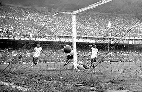 Brasil leva virada do Uruguai na copa de 50; veja como foi o jogo