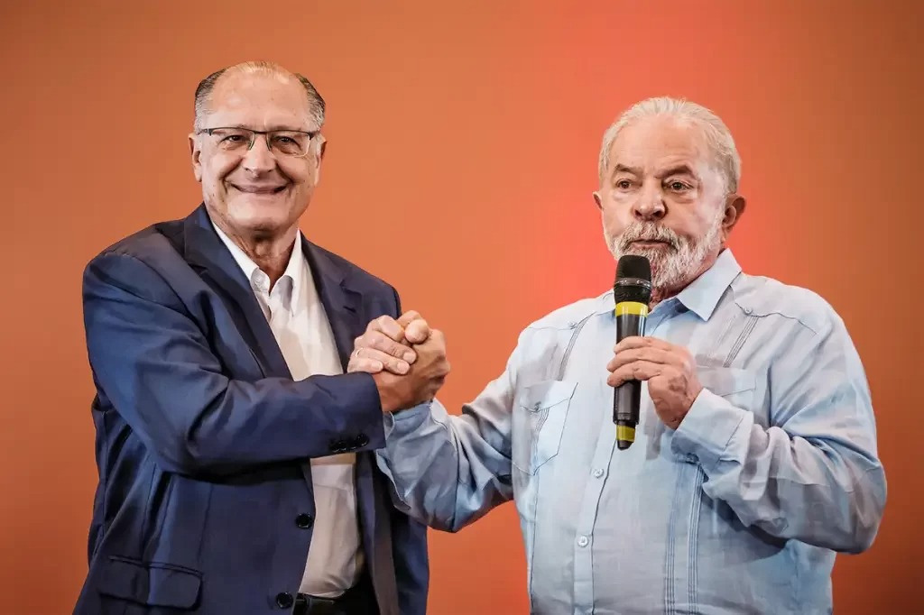 Lula irá fazer reuniões com equipe de transição nesta segunda