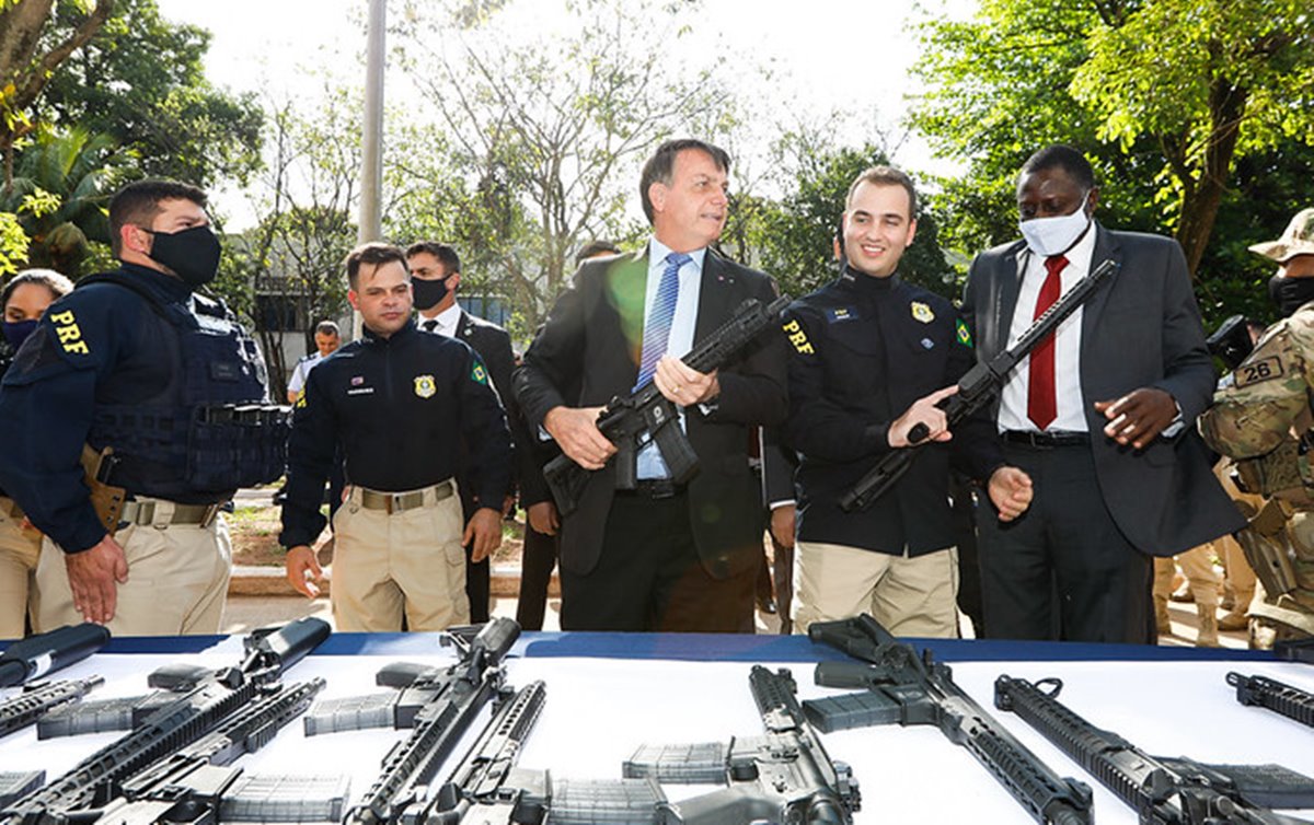 Governo Lula pretende revogar decretos sobre armas assinados por Bolsonaro