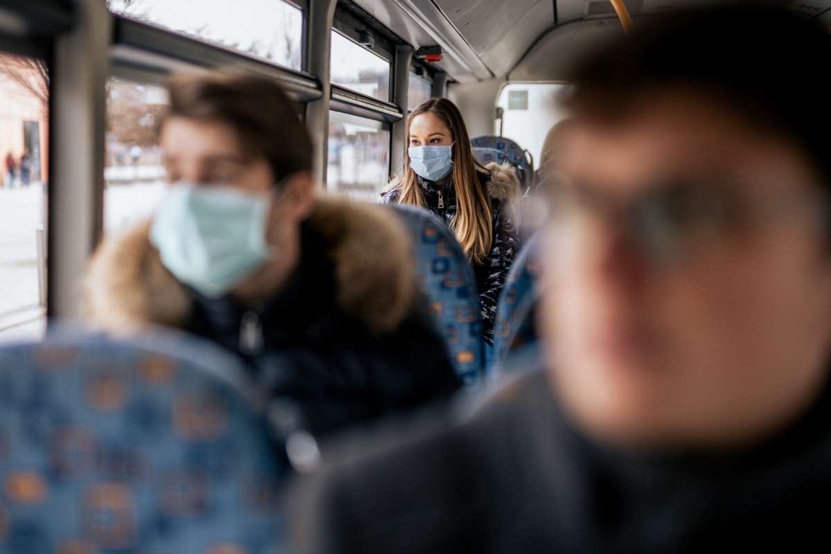Governo de SP decreta o uso de máscara em transporte público